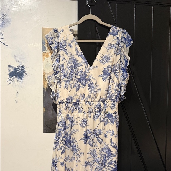 Express Blue and White Floral Maxi Dress - Picture 4 of 4